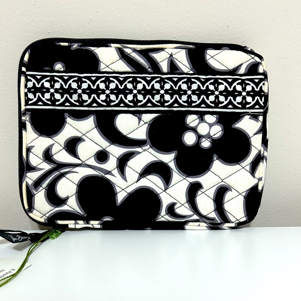 Vera Bradley E-reader holder‎